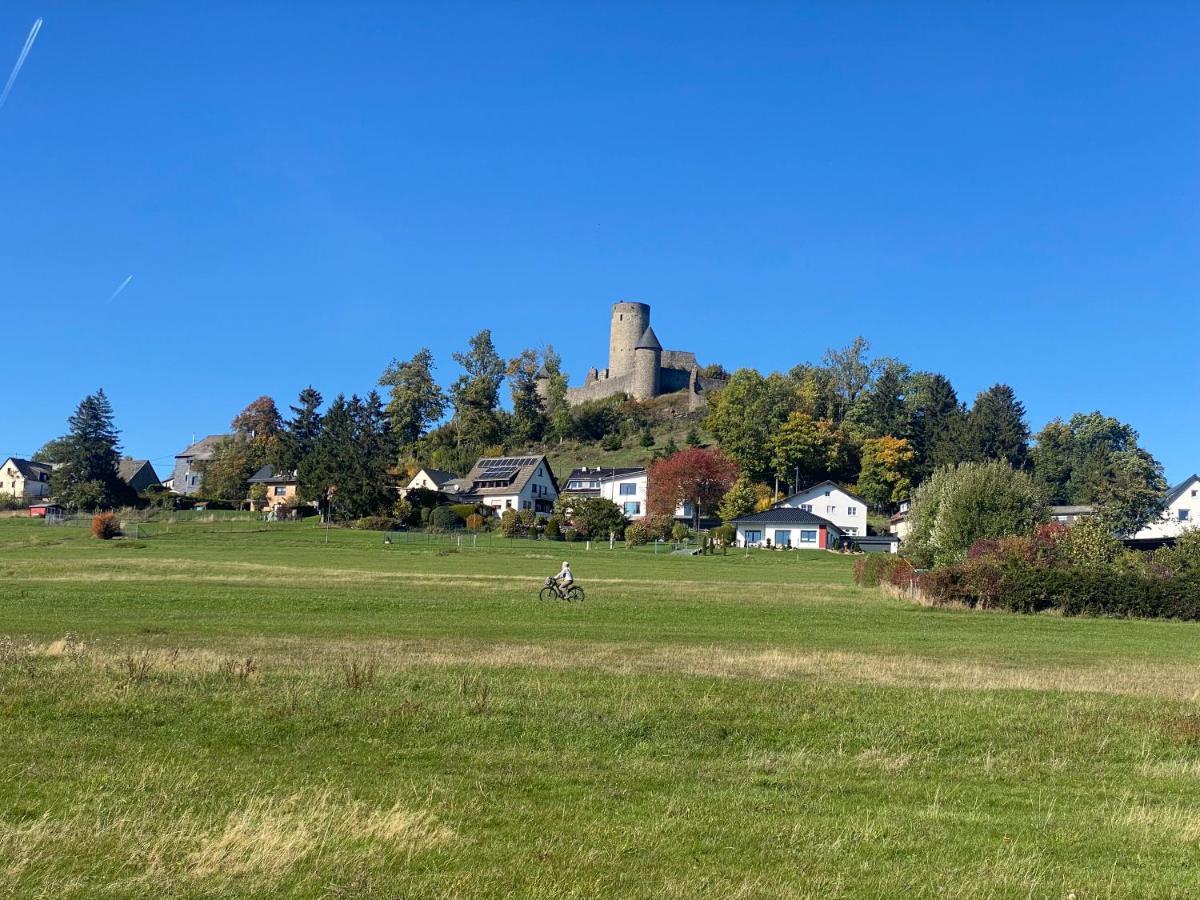 Gaestehaus Beim Metzger / Doettingen Am Nuerburgring Dottingen  Eksteriør bilde